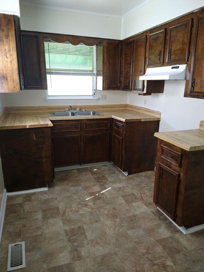 3 Bedroom and 2 Bathroom home. - 3 Bedroom and 2 Bathroom home.