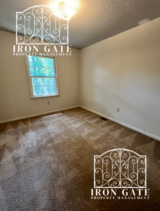 503 W Fredericks St
