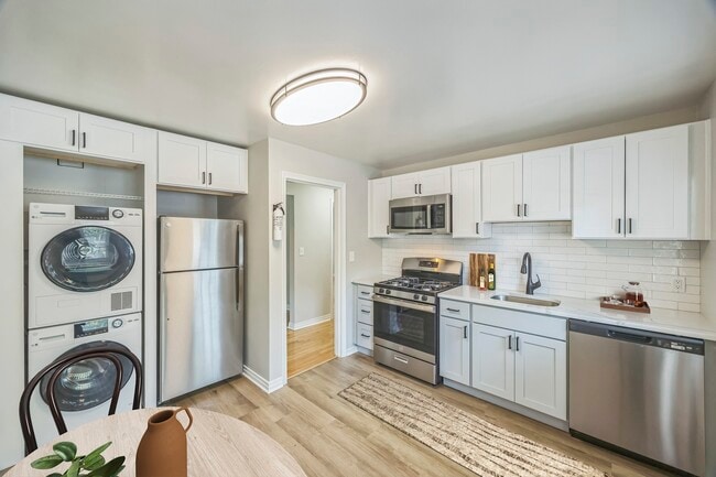 Eagle Rock Apartments at Maplewood