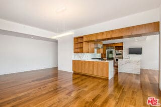 Photo - 1 W Century Dr