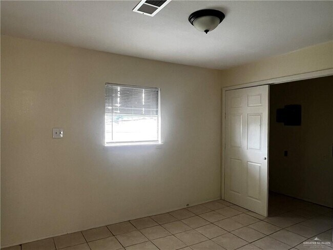 Photo - 7 Gastel Cir Unit A,B