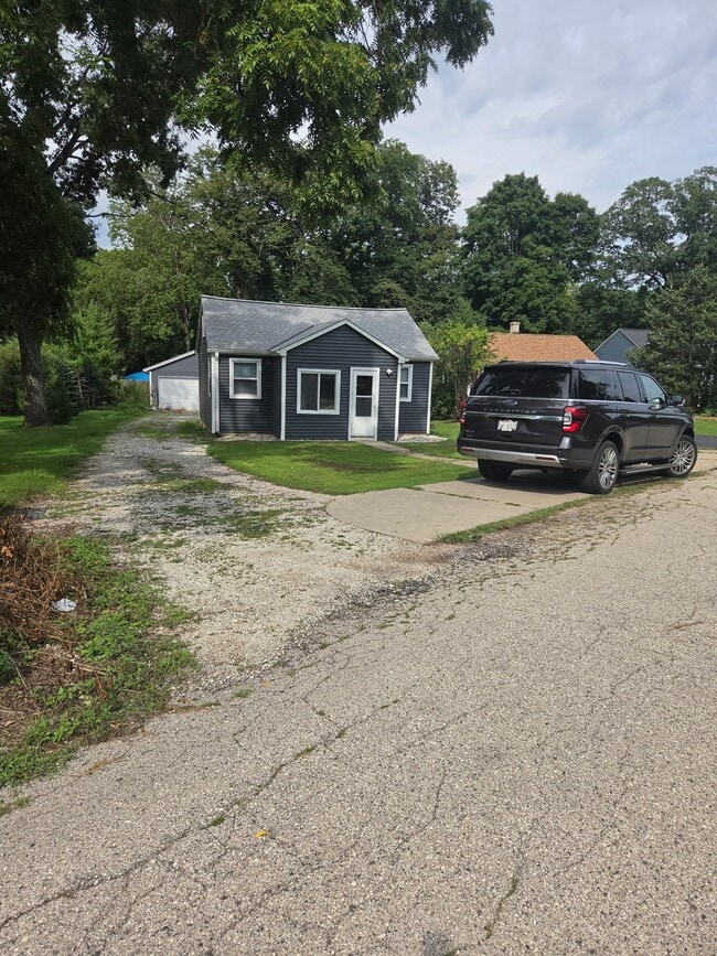 S64W18474-w18474 Topaz Dr