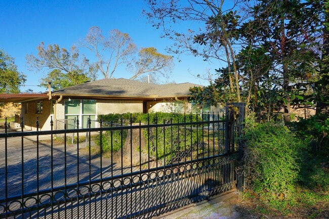 Photo - 8521 Woodlyn Rd