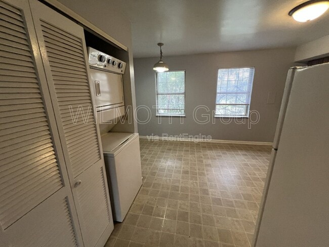 Photo - 1316 Millerwood Dr Unidad 3