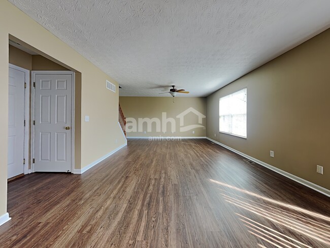 Photo - 1468 Vanderlyn Ct
