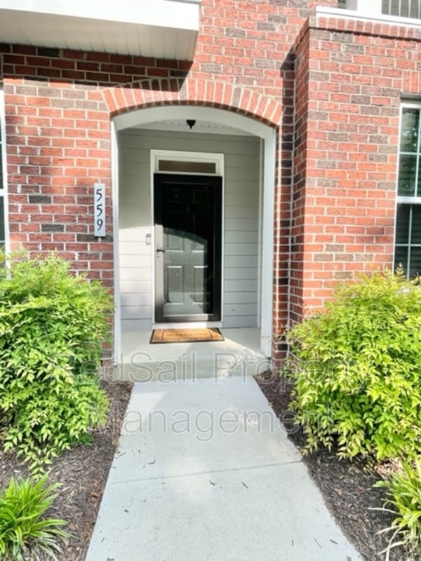Photo - 559 Red Hill Rd
