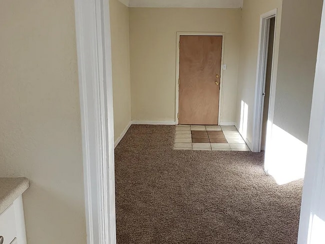 Photo - 845 Perry St