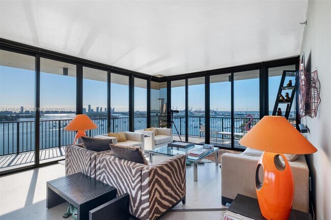 Photo - 1000 Venetian Way Unidad 1501