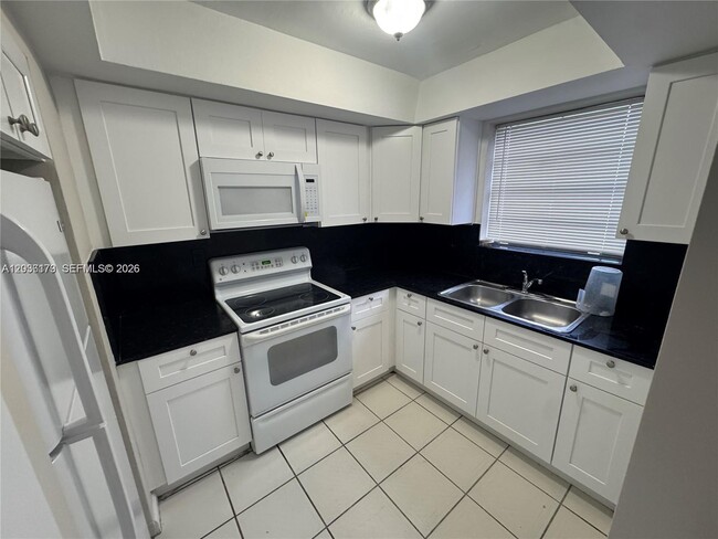 Photo - 1370 NE 119th St Unidad 137006