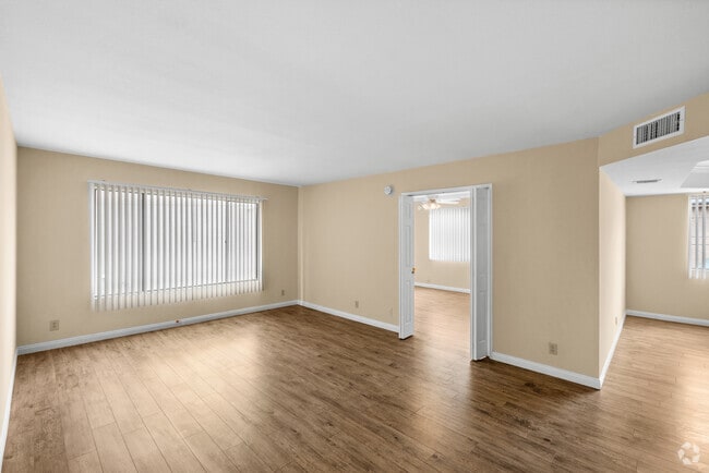 3BR, 2BA - 1,200SF - Living Room