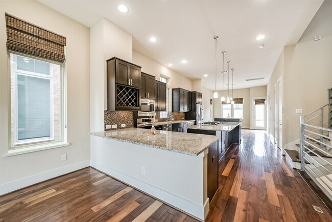 Photo - 5425A Hidalgo St