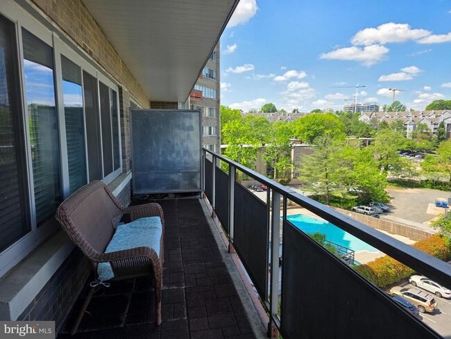 Photo - 5340 Holmes Run Pkwy Unit 709