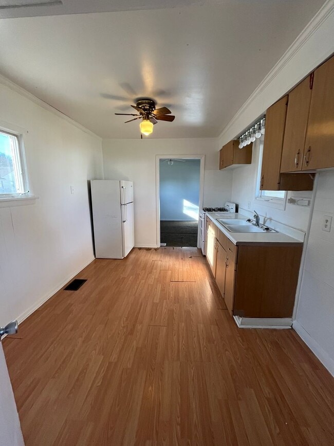 Photo - 914 Grant Ave Unit 914 Grant Ave- #1
