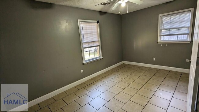 Photo - 214 Honey Ln Cir