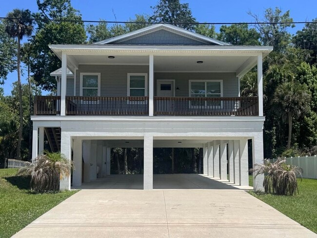 Building Photo - 4 Bedroom in Tomoka View
