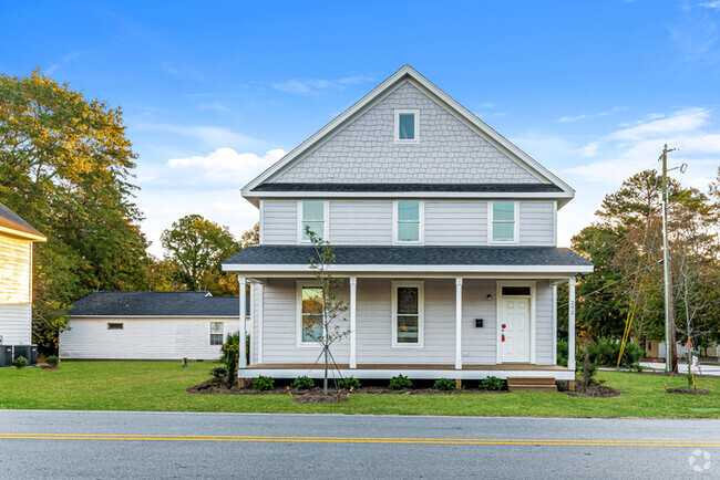 Building Photo - Charming 3 Bedroom Rental