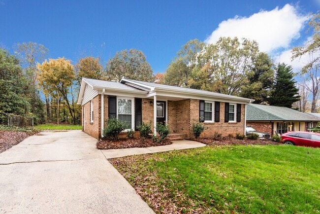 3BD/1BA Ranch in Cabarrus Woods! - 3BD/1BA Ranch in Cabarrus Woods! House