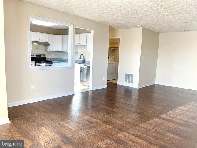 Photo - 2450 Apple Blossom Ln Unit 301