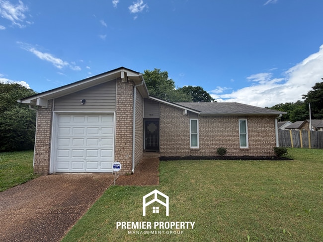 Building Photo - Beautiful 3BR/2BA Bartlett Area Home | Rustic Fireplace, Large Fenced Yard & Garage