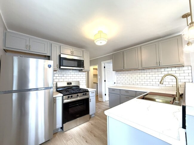 Building Photo - 323 N 59th St Unit 323A N 59th Street