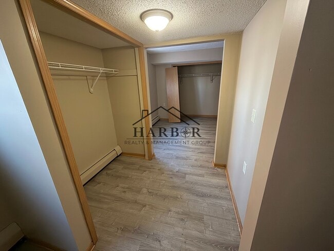 Photo - Spacious 3 bed 2 bath Unit 202 - 401