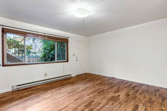 Photo - 121 SE 30th Pl Condo