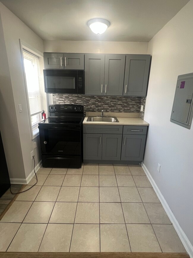 Photo - 2331 N 20th St Unit 3