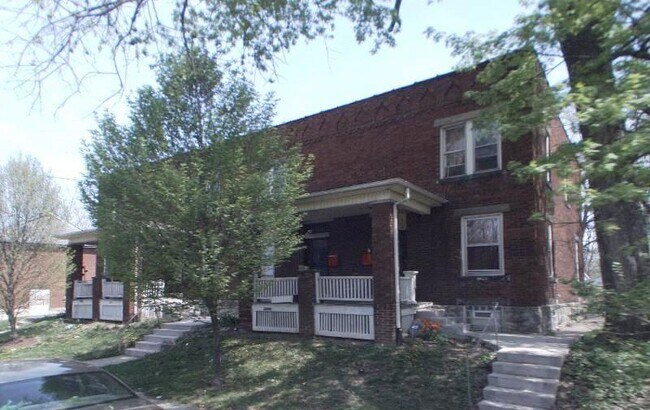 Building Photo - 2346 East Ave Unit 2348