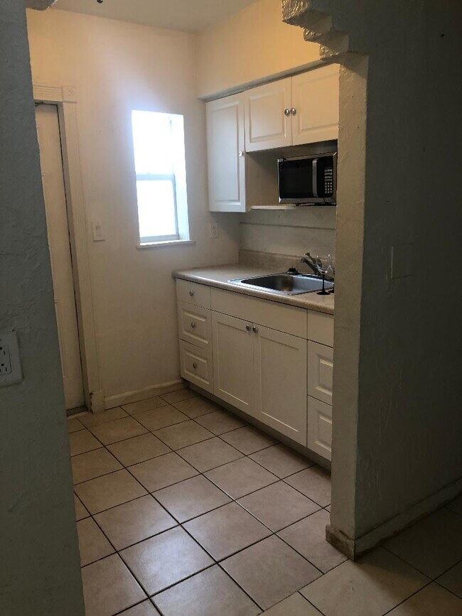 Photo - 1724 Rodman St Unit A