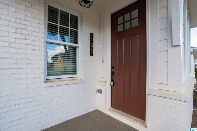 Photo - 1195 Windsor Sq