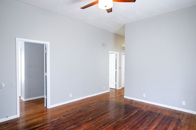 Photo - **Spacious 3 bed 2 bath w/ Fenced In Back ...