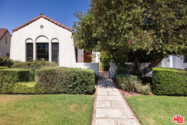 Building Photo - 851 Masselin Ave Rental