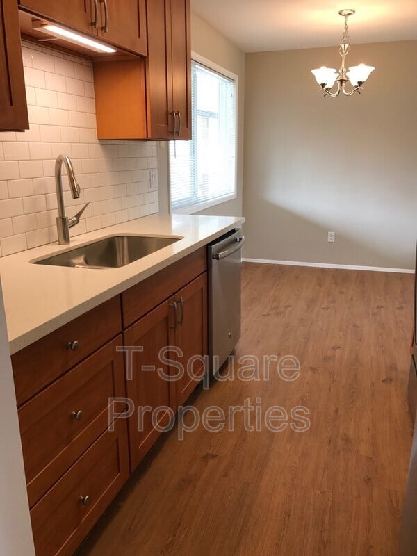 Photo - 325 5th Ave S