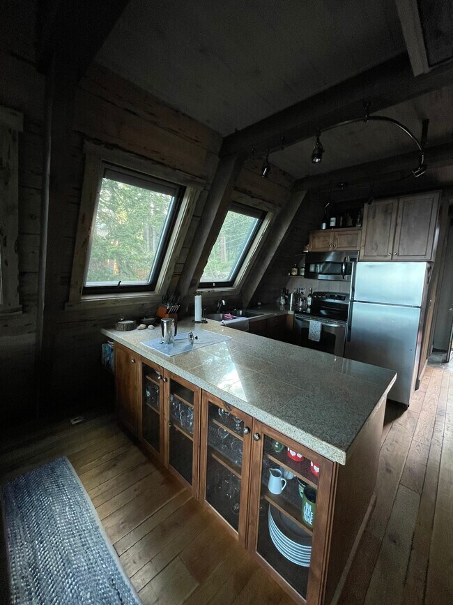 Photo - 949 Skyline Dr