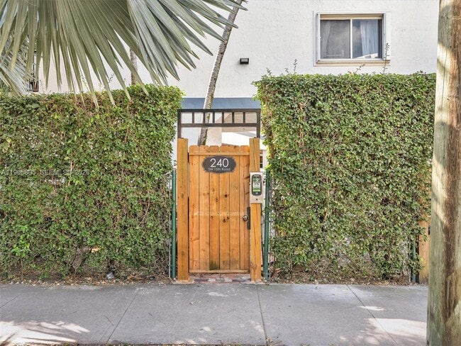 Photo - 240 SW 15th Rd Unit 112