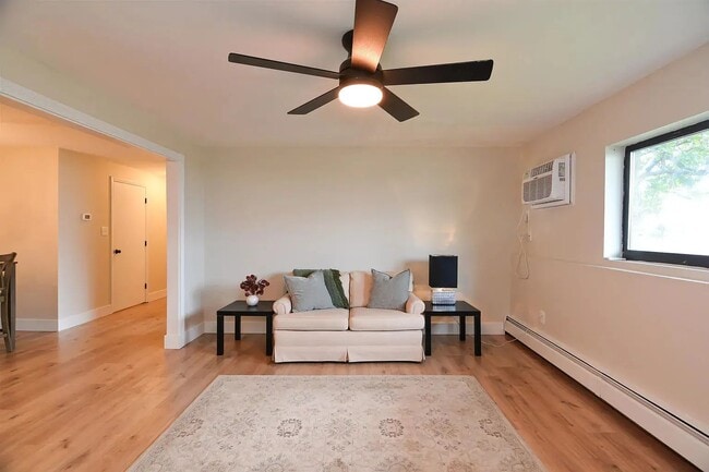 Photo - Salem NH Unit 3