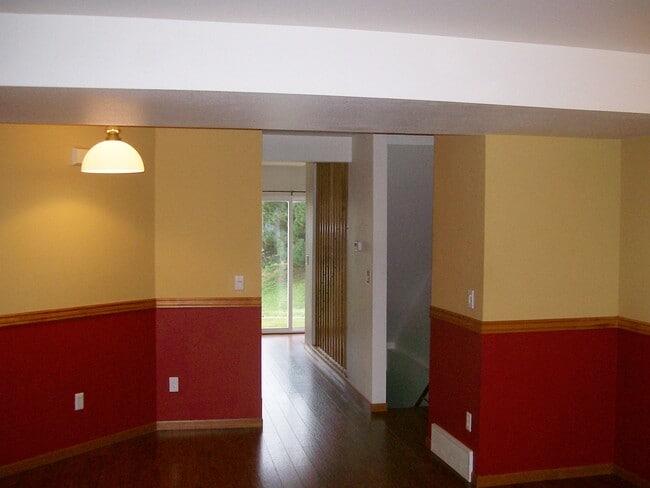 Photo - 2900 Ross Dr