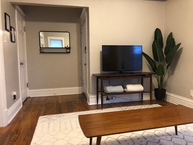 Photo - 3637 Shenandoah Ave Unit 2W