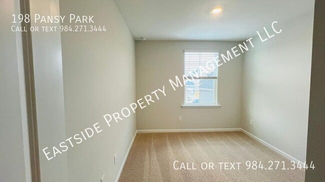 Photo - 198 Pansy Pk