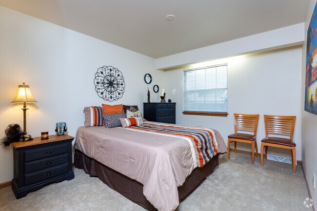 2BR, 2BA - Townhome - Apple Valley Associates LLC