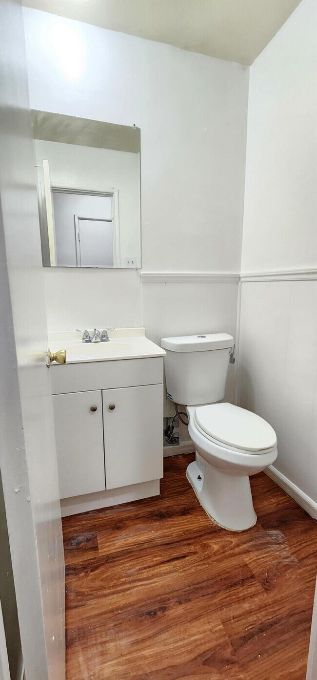 Photo - Spacious Renovated Townhome Near Highways & Lambert Airport