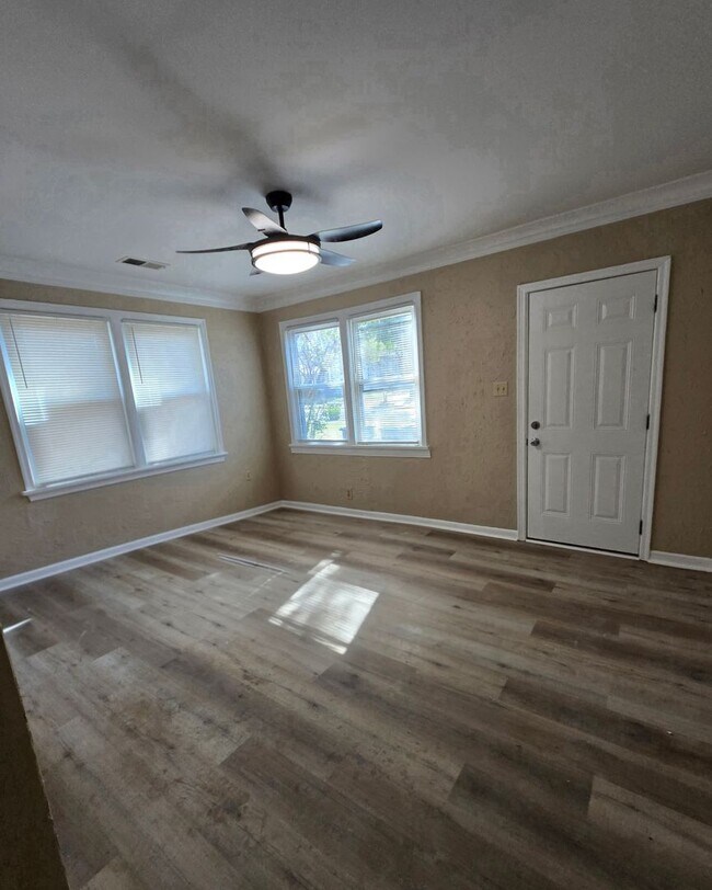 Photo - Walker duplex Unit 1990 Walker