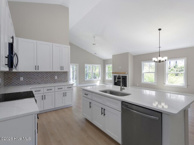 Photo - 1314 Carlyle Ln