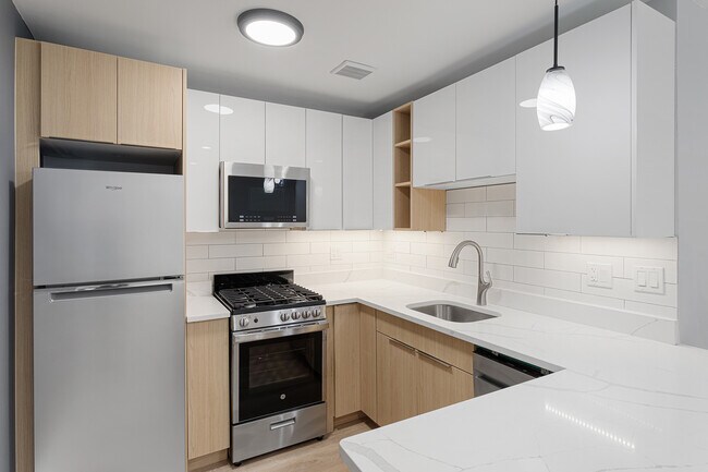 Photo - 5534 N Kenmore Ave