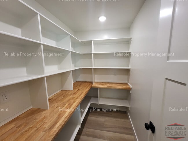 Photo - 557 Sagebrush St