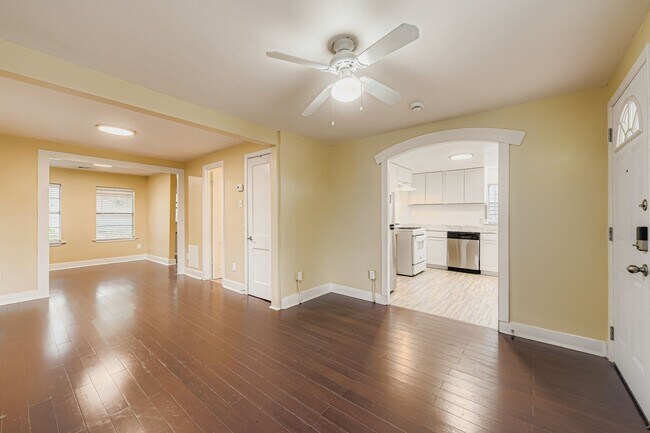 Photo - 1209 E 9th St