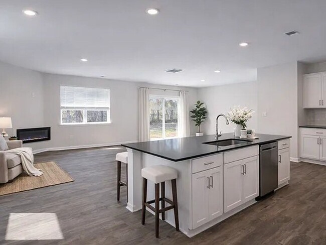 Photo - 1302 Falls of Hickory