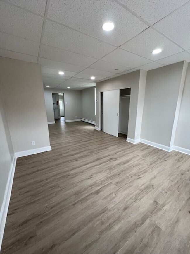 Photo - 3 Bedroom Renovated Twin Available Now!