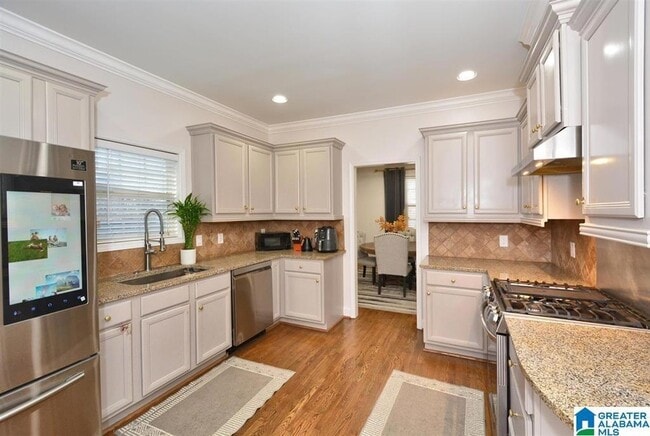 Photo - 221 Castlehill Dr