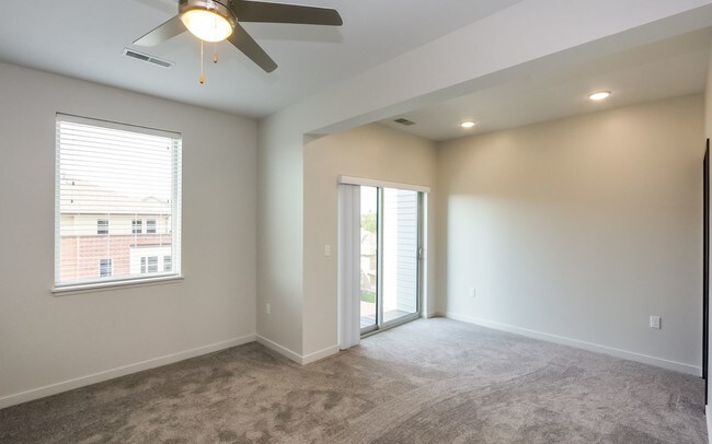 Photo - 166 E Prentiss St